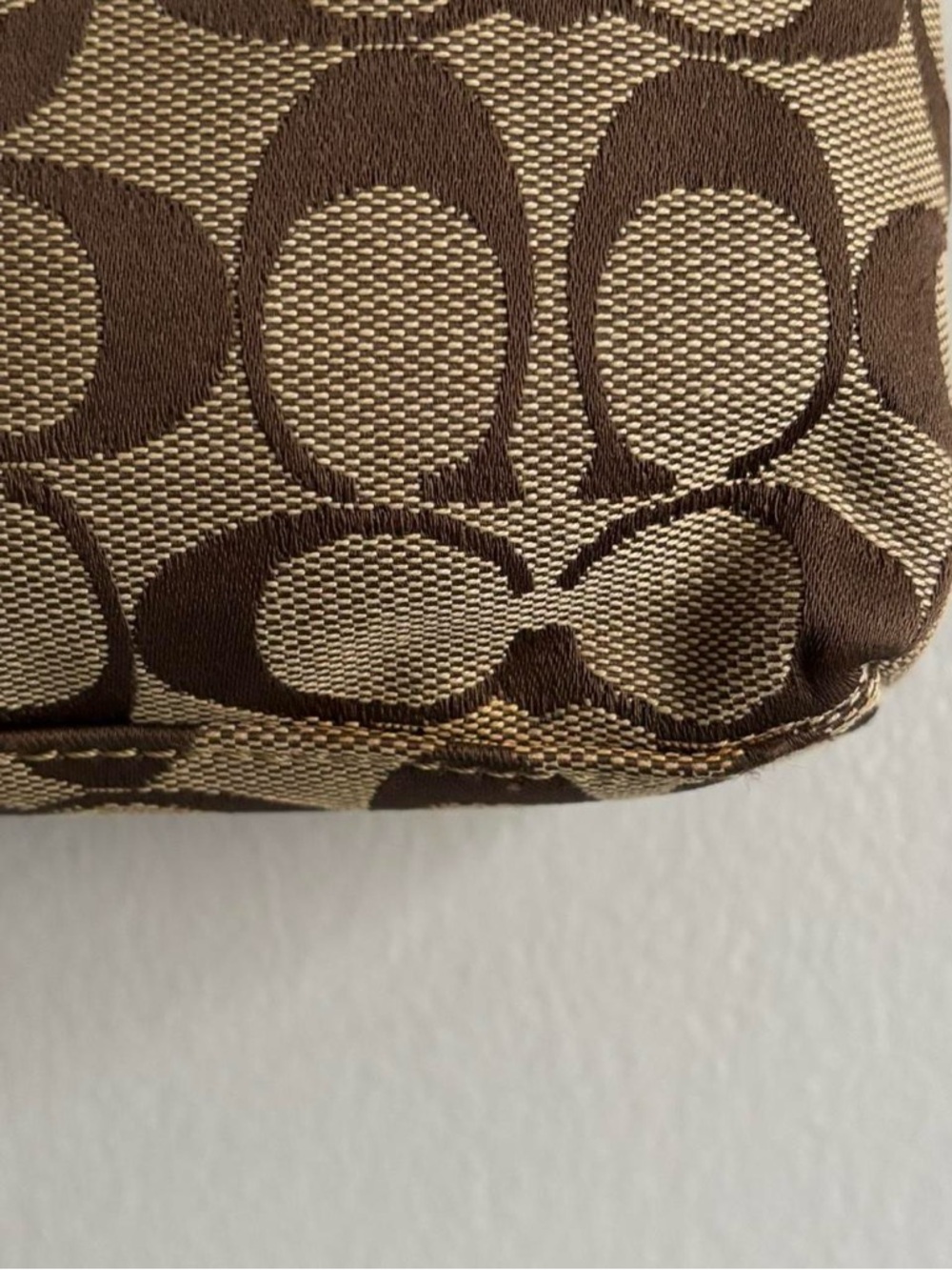 Coach Signature C Turnlock Wristlet - Picture 6 of 8